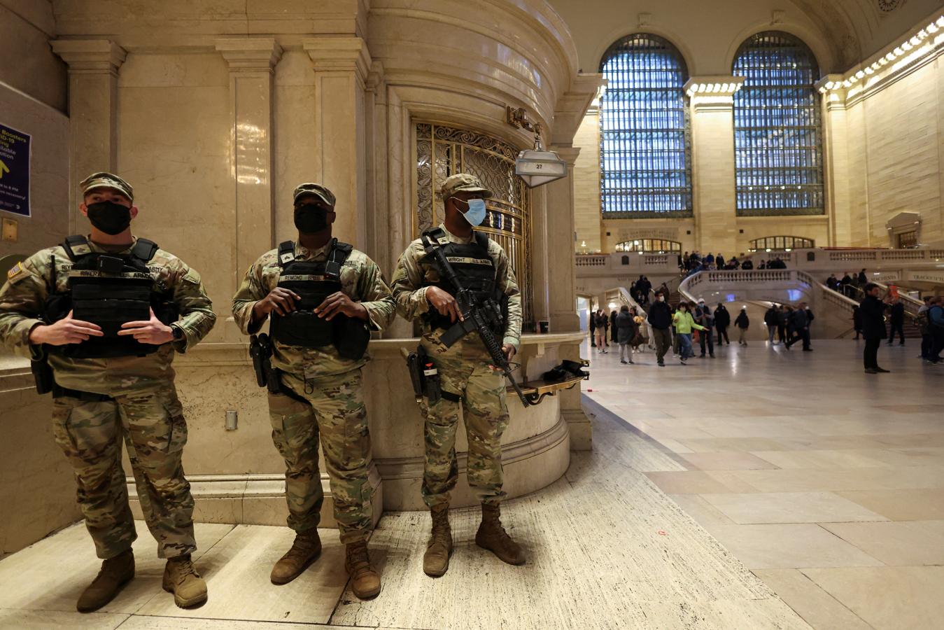 Soldados del Ejército estadounidense han sido desplegados en varias zonas de la ciudad, como en la Estación Central de Nueva York. 