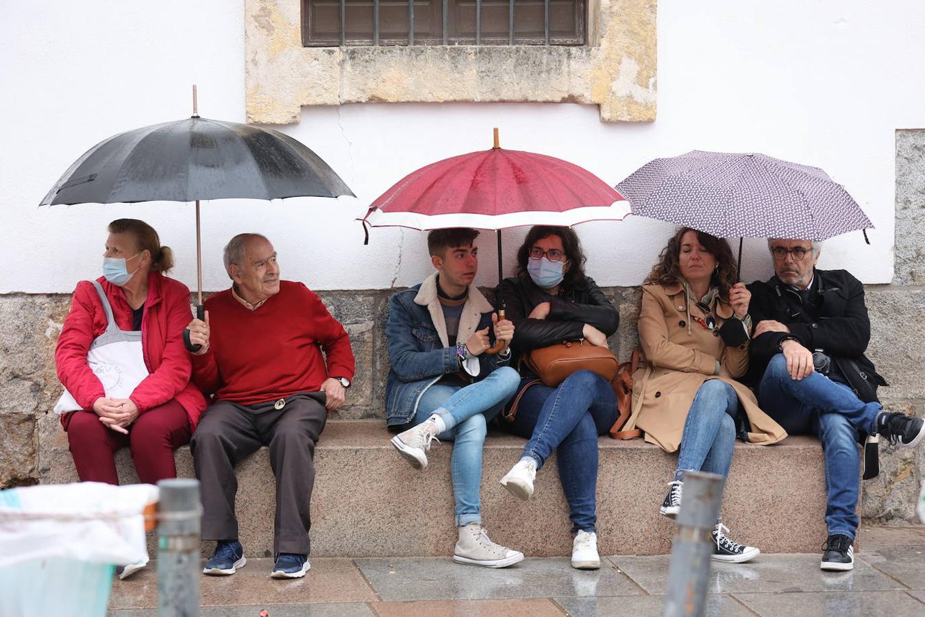 Martes Santo | La desolación por la suspensión del Buen Suceso, en imágenes