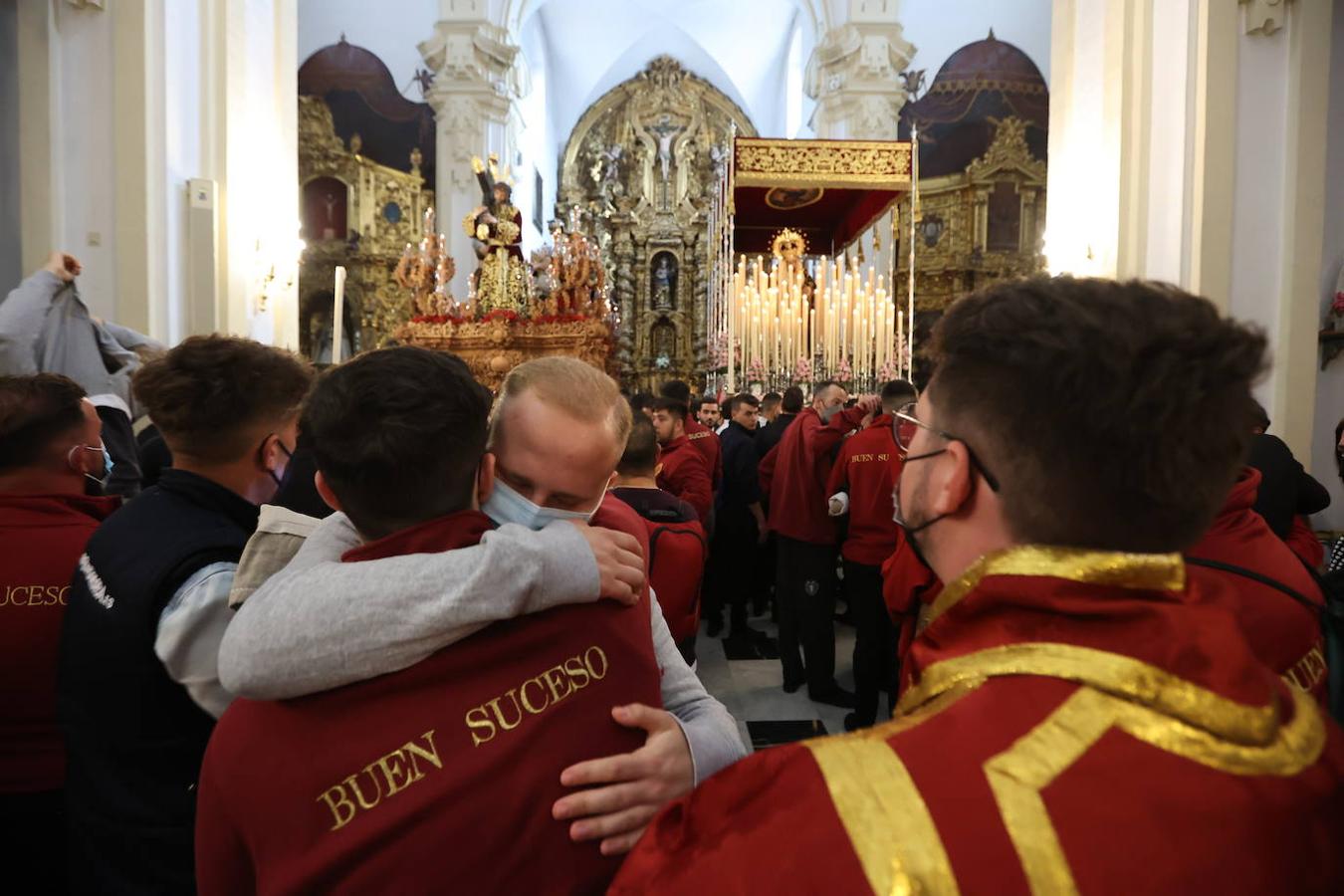 Martes Santo | La desolación por la suspensión del Buen Suceso, en imágenes