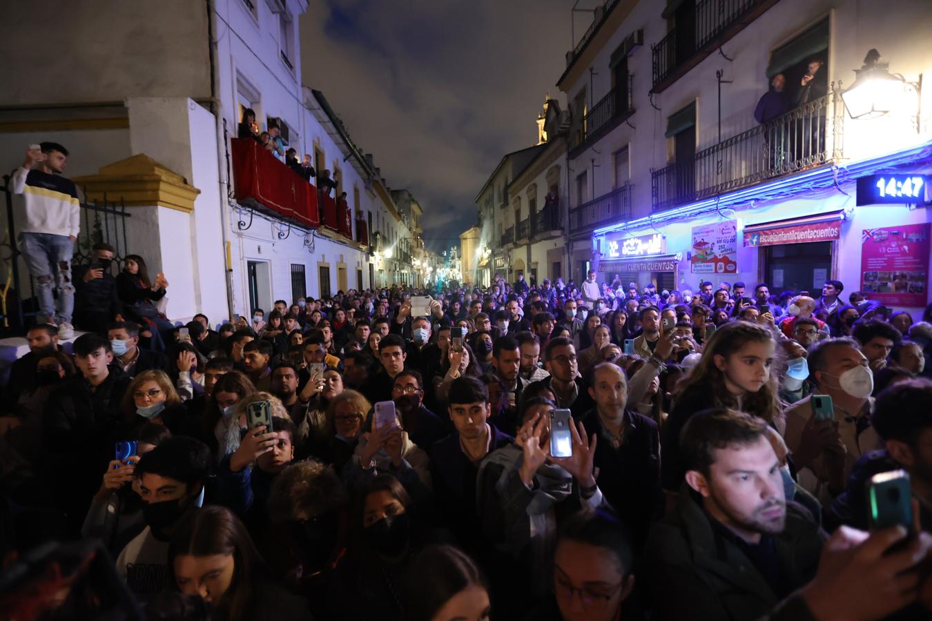 La devota vuelta del Prendimiento a María Auxiliadora de Córdoba, en imágenes