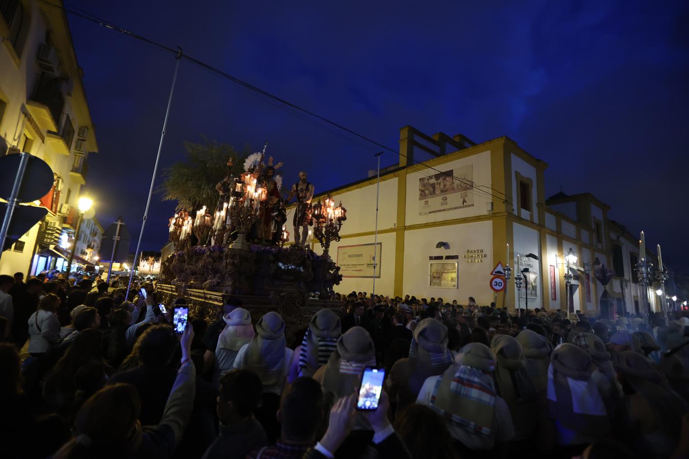 La devota vuelta del Prendimiento a María Auxiliadora de Córdoba, en imágenes