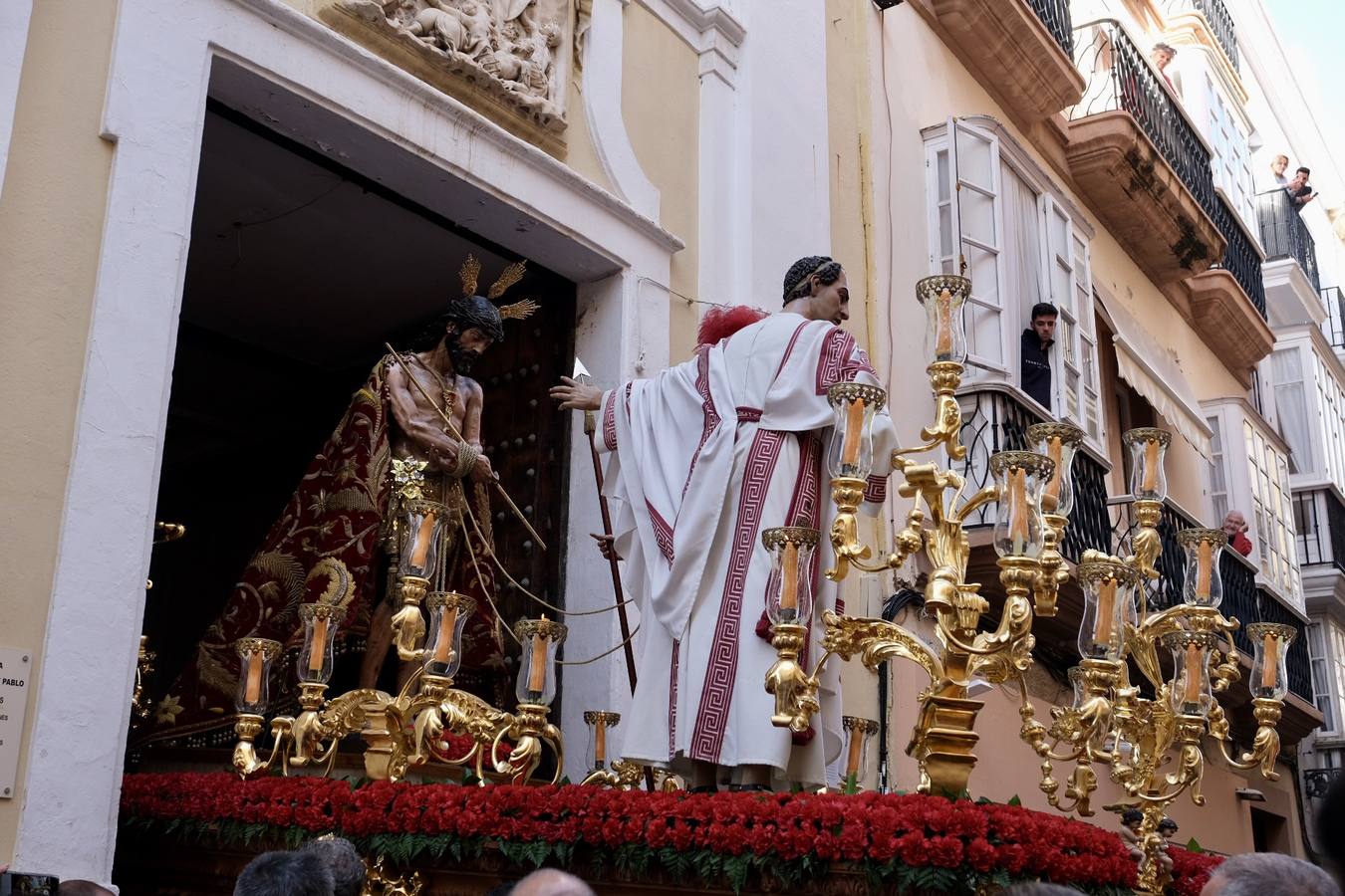 Fotos: Ecce-Homo recorre las calles de Cádiz el Martes Santo