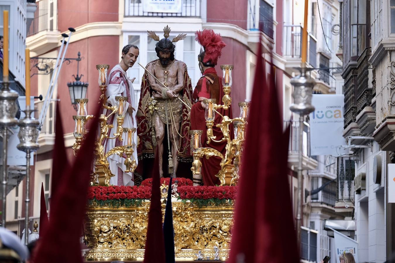 Fotos: Ecce-Homo recorre las calles de Cádiz el Martes Santo