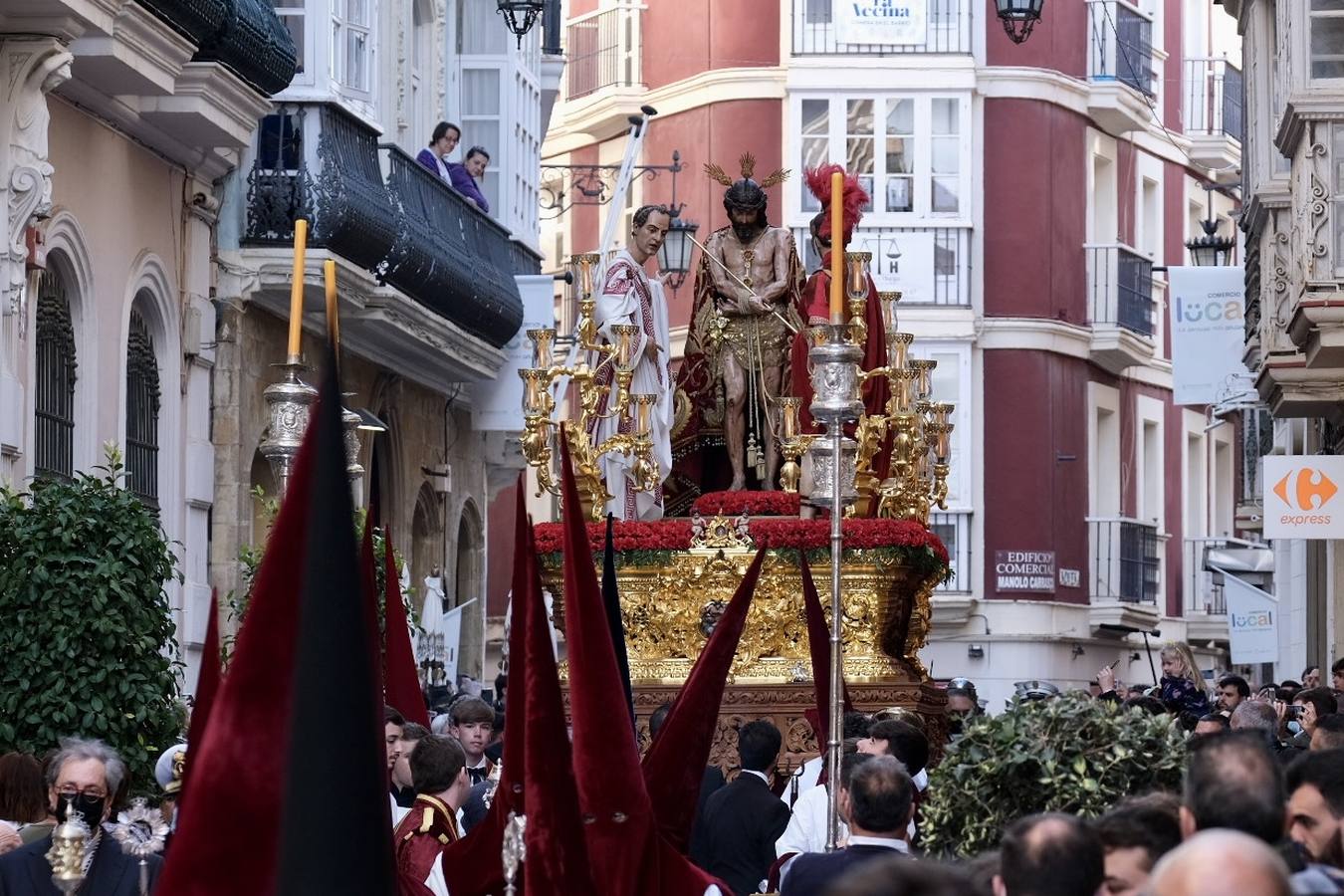 Fotos: Ecce-Homo recorre las calles de Cádiz el Martes Santo