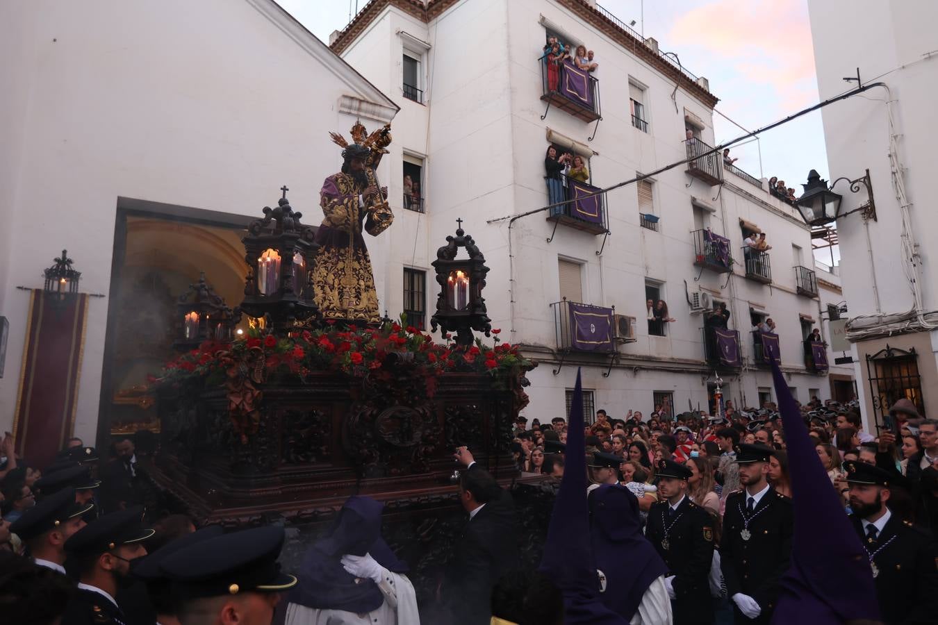 Miércoles Santo | La sublime salida de Pasión en Córdoba, en imágenes