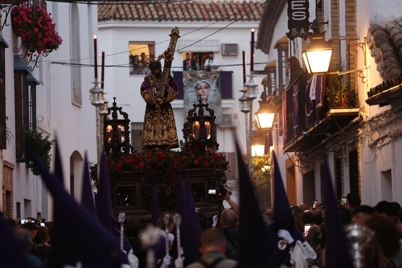 Miércoles Santo | La sublime salida de Pasión en Córdoba, en imágenes