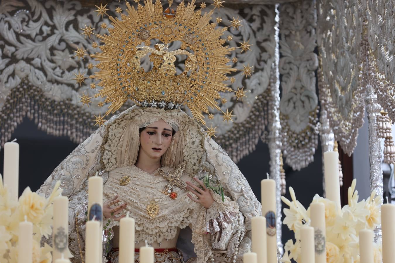 Miércoles Santo | La triunfal procesión de La Paz en Córdoba, en imágenes