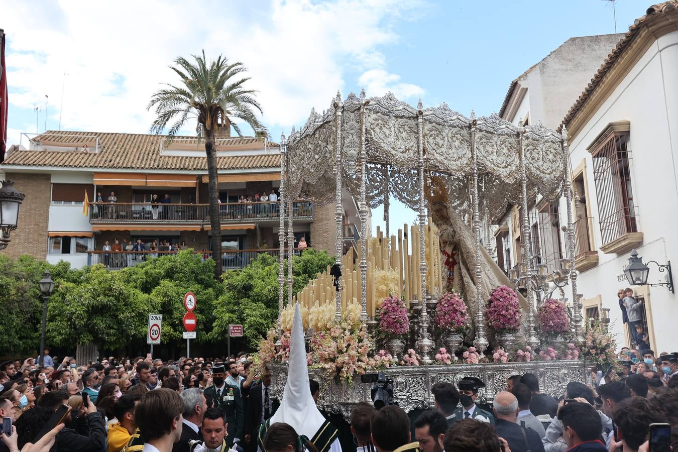 Miércoles Santo | La triunfal procesión de La Paz en Córdoba, en imágenes