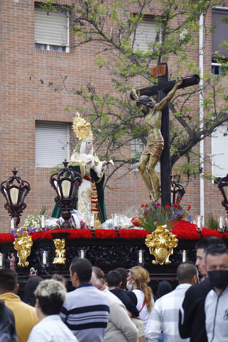 Miércoles Santo | La vibrante salida de la Piedad de Córdoba, en imágenes