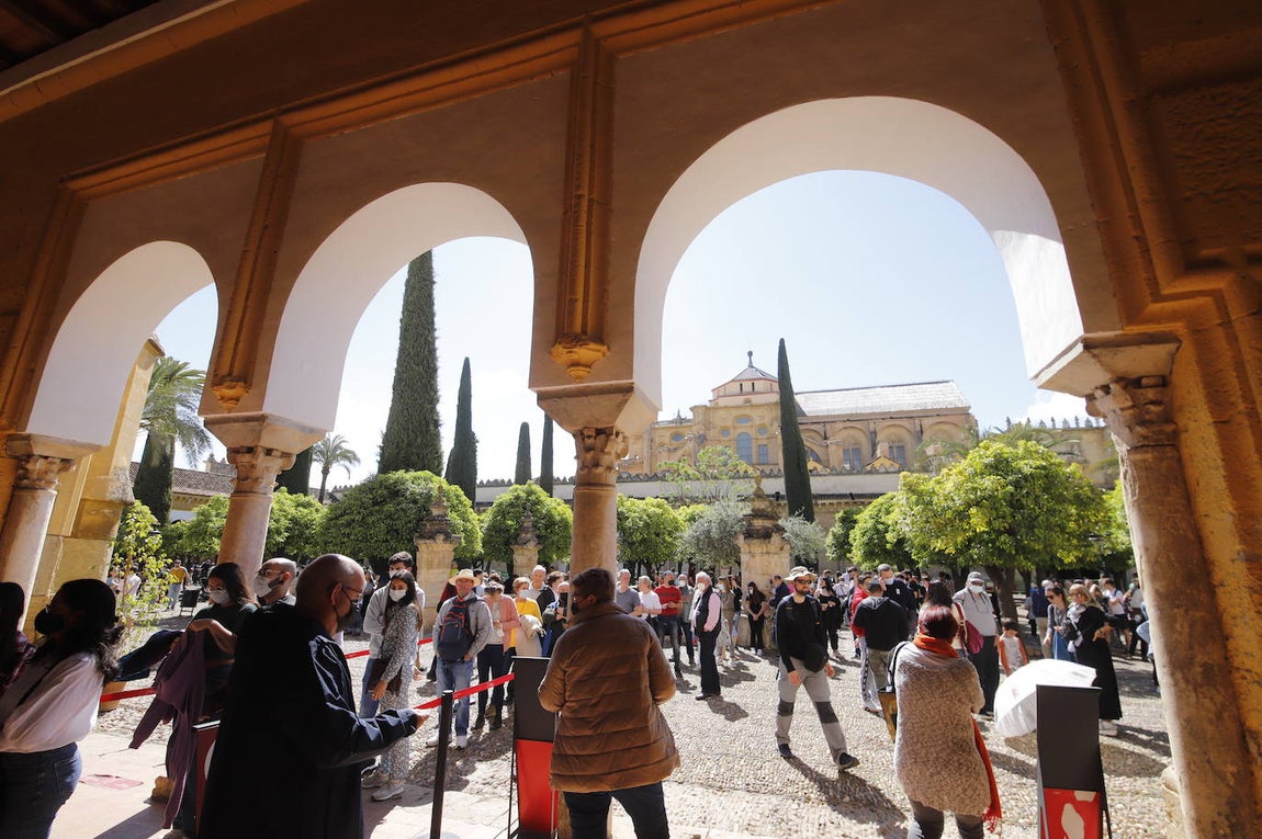 El ambiente turístico el Miércoles Santo en Córdoba, en imágenes