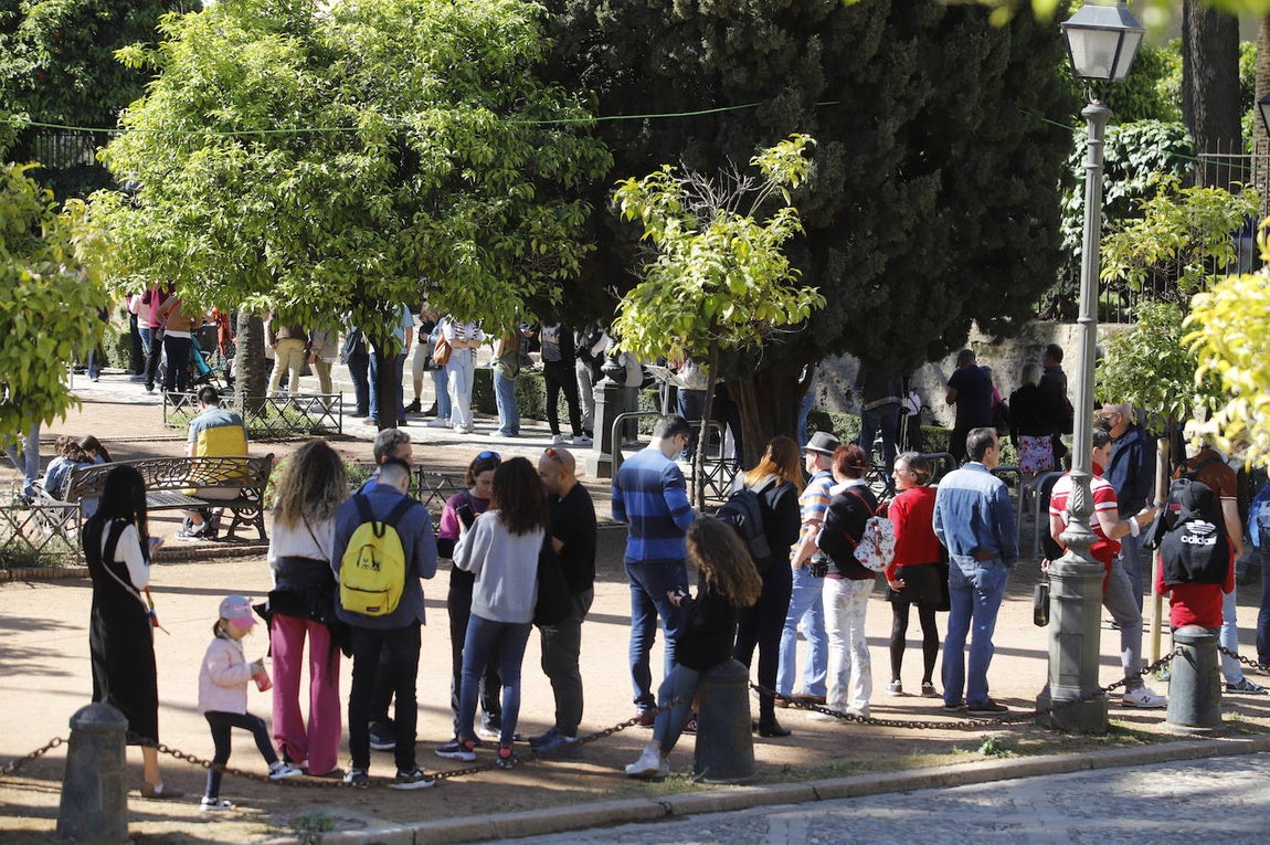 El ambiente turístico el Miércoles Santo en Córdoba, en imágenes