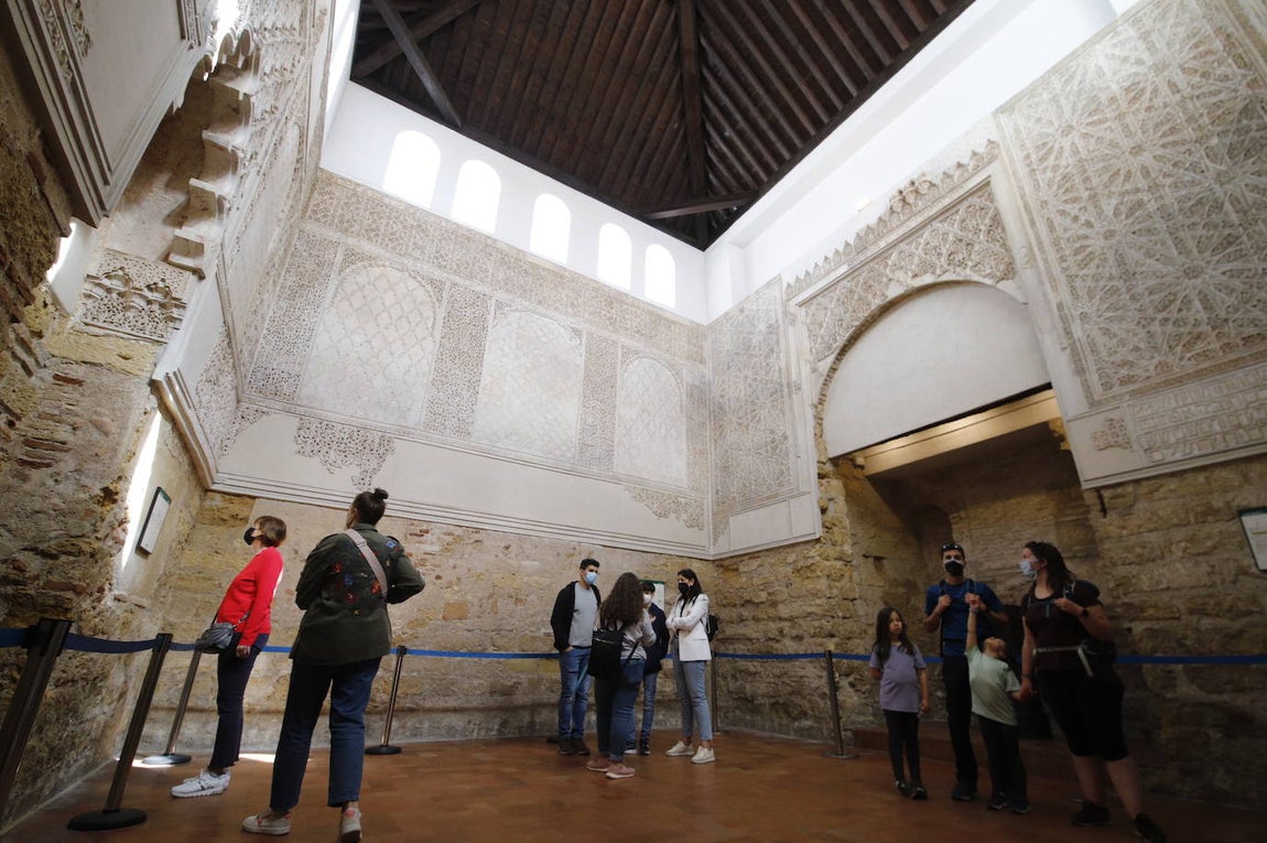 El ambiente turístico el Miércoles Santo en Córdoba, en imágenes