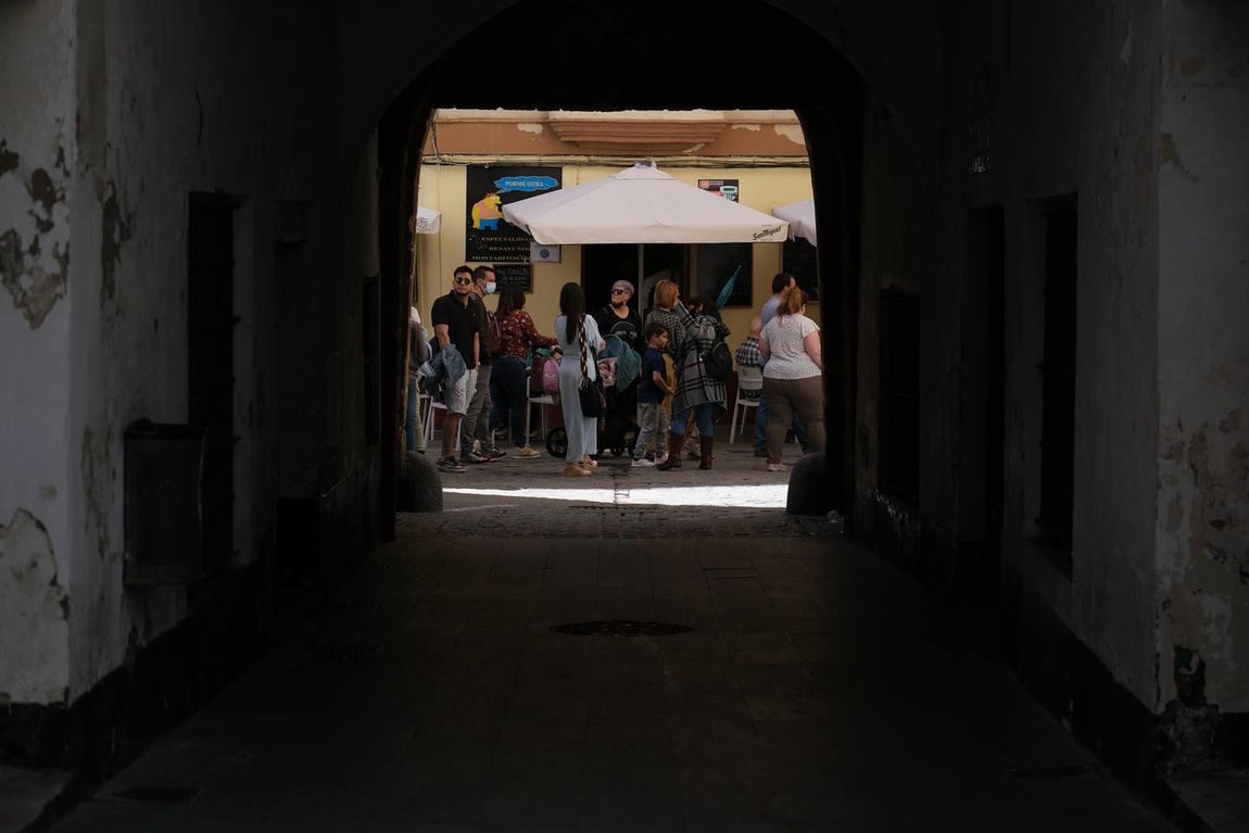 Fotos: Los turistas inundan las calles de Cádiz