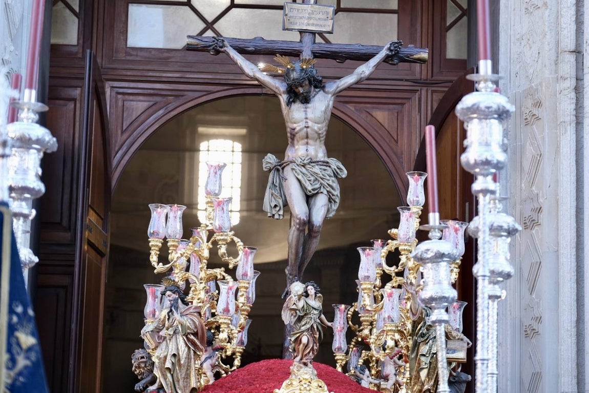 El espectacular regreso de La Palma a su templo acompañado por sus fieles