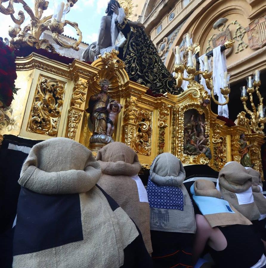 Jueves Santo | El clasicismo de la procesión de las Angustias de Córdoba, en imágenes