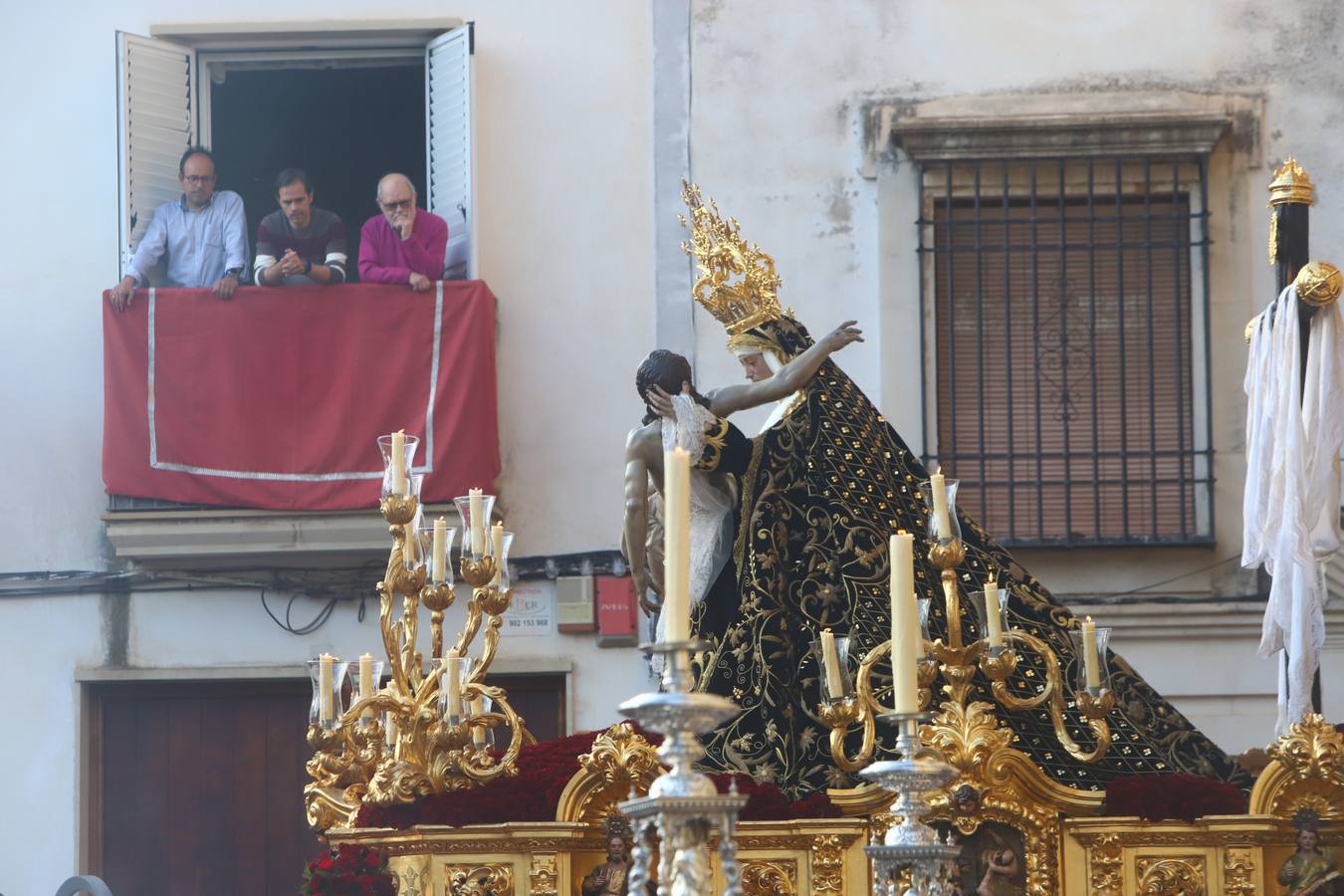 Jueves Santo | El clasicismo de la procesión de las Angustias de Córdoba, en imágenes