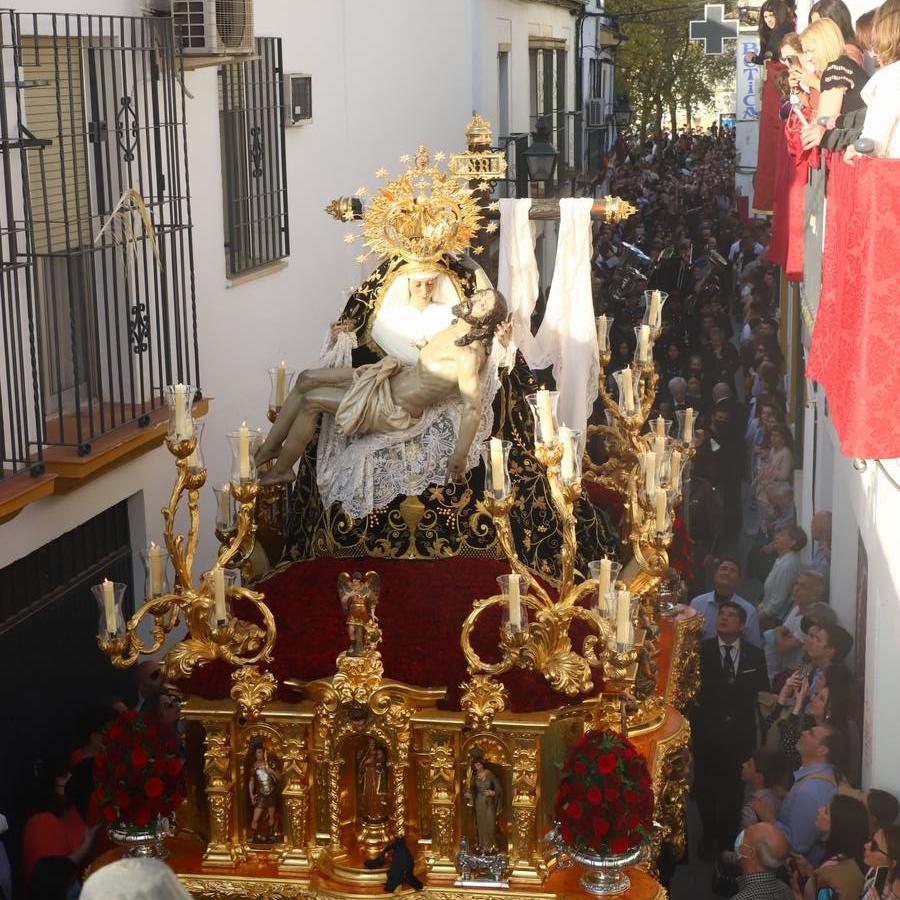 Jueves Santo | El clasicismo de la procesión de las Angustias de Córdoba, en imágenes