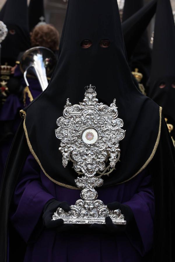 Jueves Santo | La radiante procesión del Caído de Córdoba, en imágenes