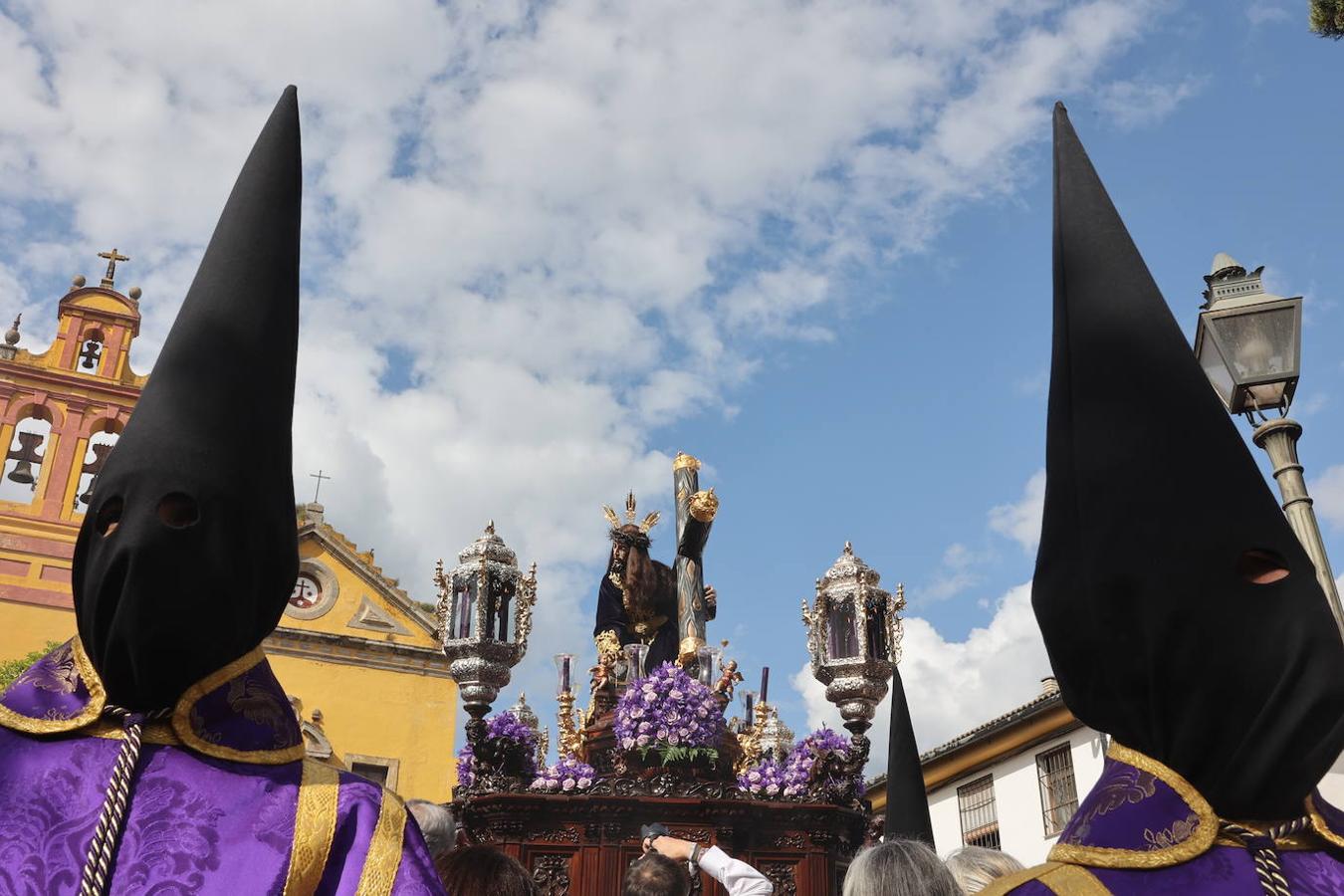 Jueves Santo | La radiante procesión del Caído de Córdoba, en imágenes