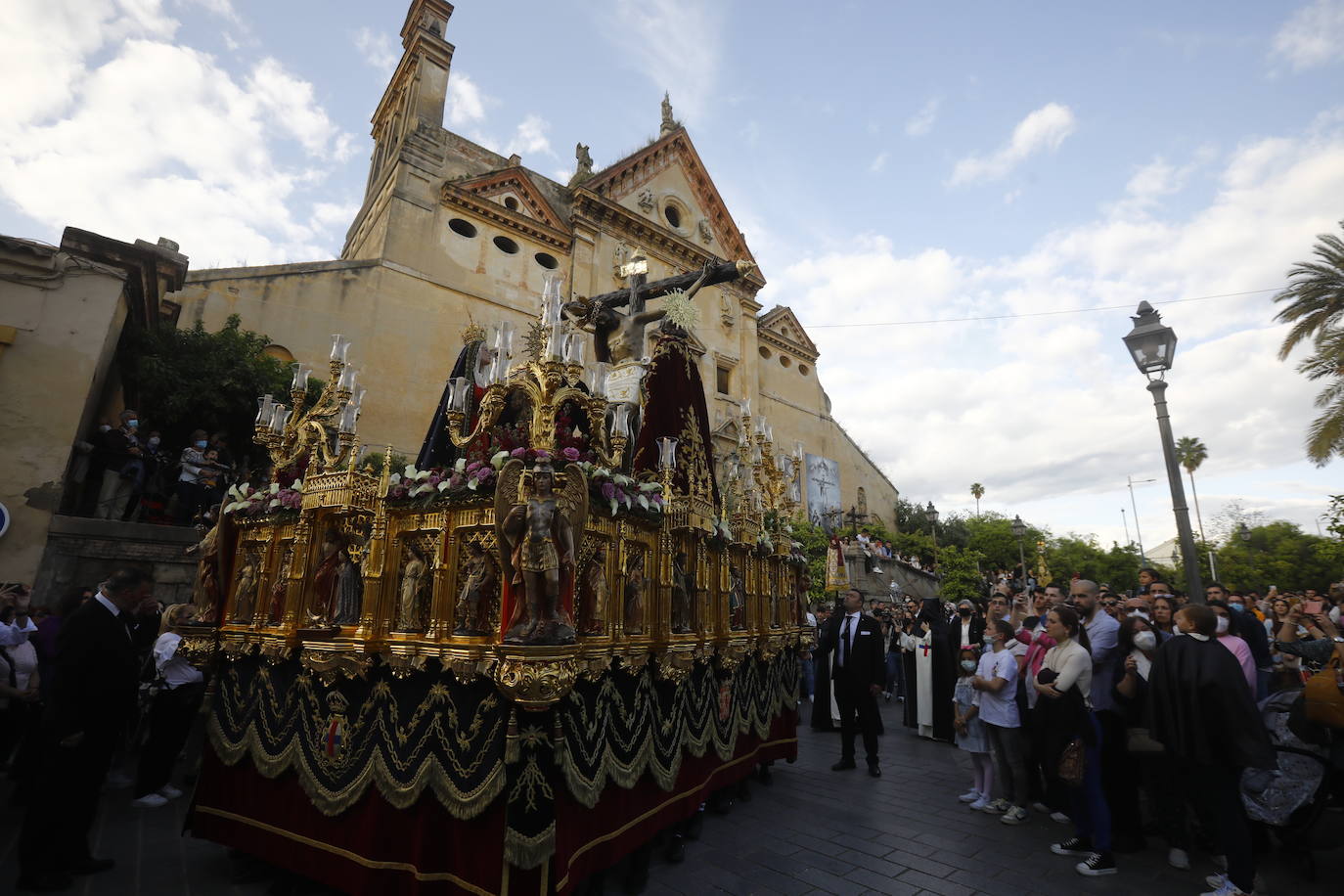 Jueves Santo | La popular procesión del Cristo de Gracia de Córdoba, en imágenes