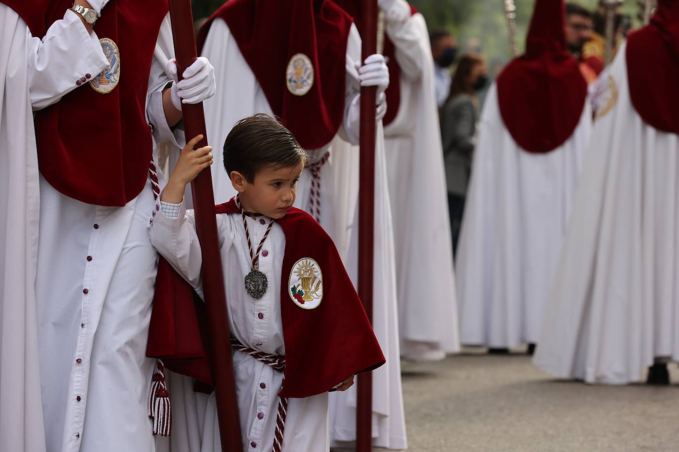 Jueves Santo | La histórica salida de la Sagrada Cena de Córdoba, en imágenes