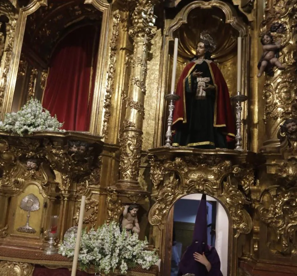 Fotos: El Nazareno se reencuentra con Santa María el Jueves Santo en Cádiz