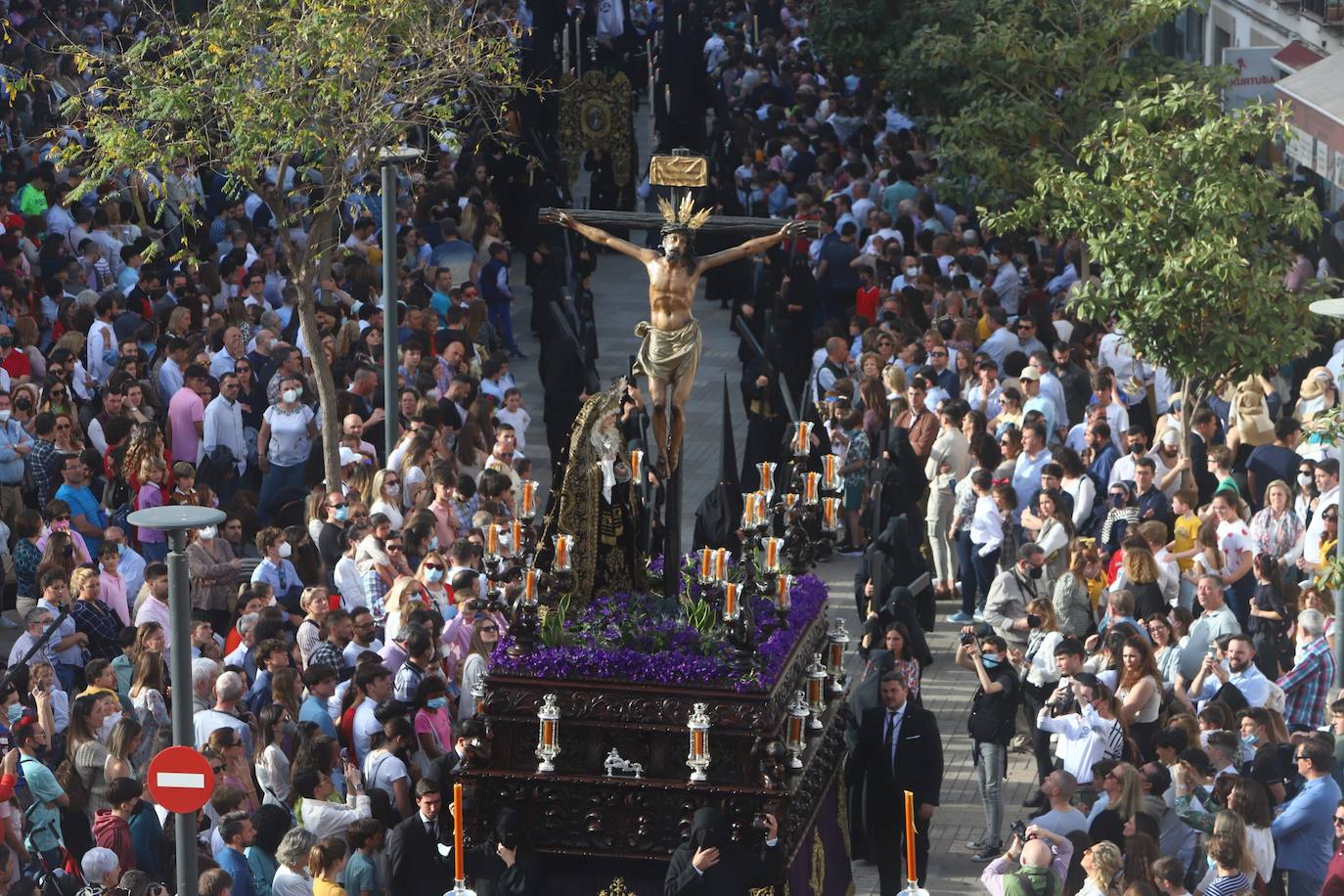 Viernes Santo | La hermosa procesión de la Expiración de Córdoba, en imágenes