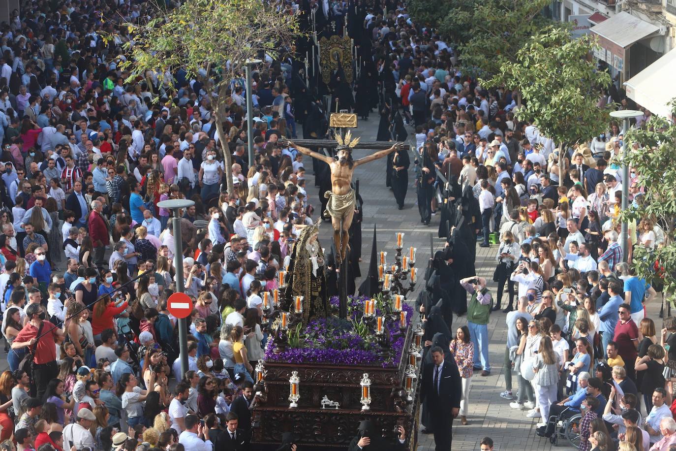 Viernes Santo | La hermosa procesión de la Expiración de Córdoba, en imágenes