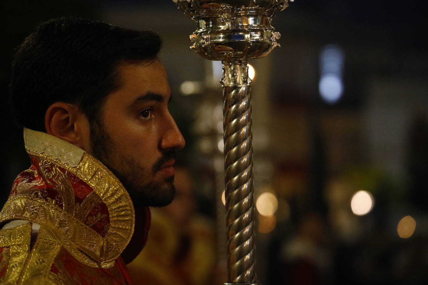 Viernes Santo | La solemne procesión del Santo Sepulcro de Córdoba, en imágenes