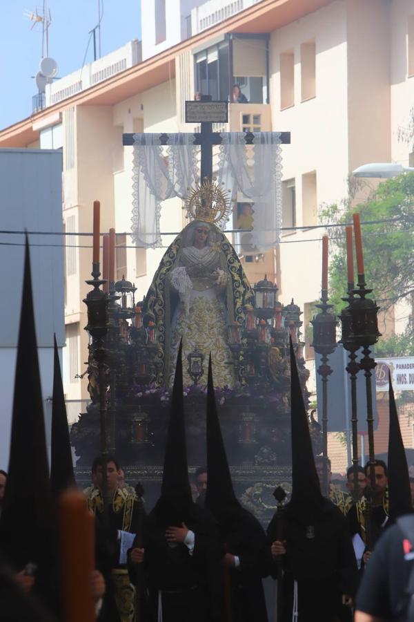 Viernes Santo | La vibrante procesión de la Soledad de Córdoba, en imágenes