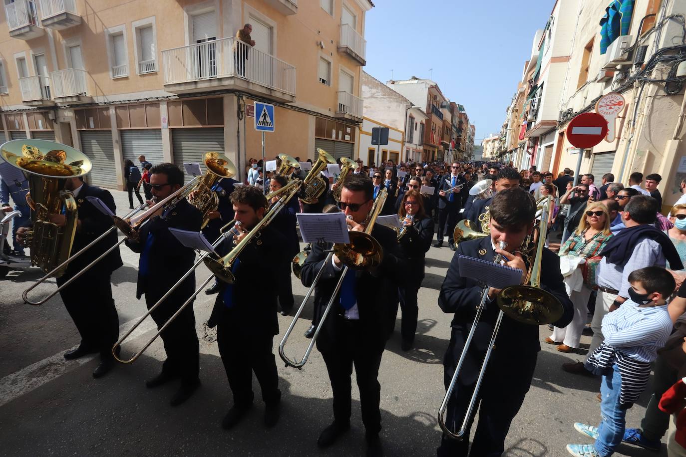 Viernes Santo | La vibrante procesión de la Soledad de Córdoba, en imágenes