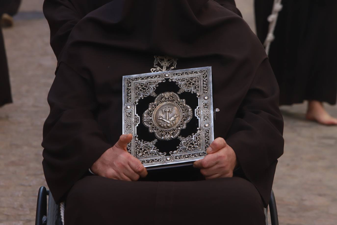 Viernes Santo | La vibrante procesión de la Soledad de Córdoba, en imágenes