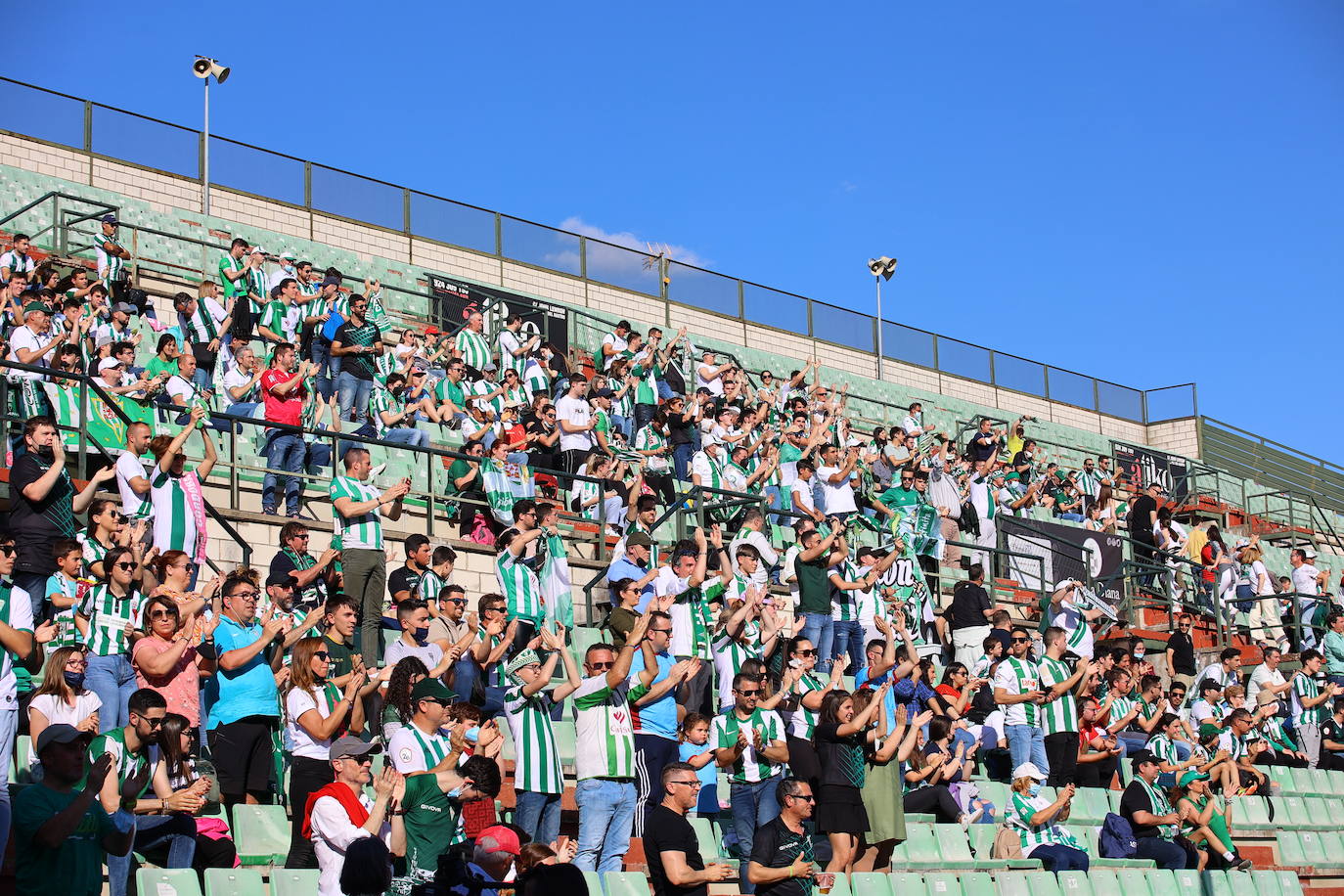 Así lo han vivido los mil cordobesistas del AD Mérida - Córdoba CF