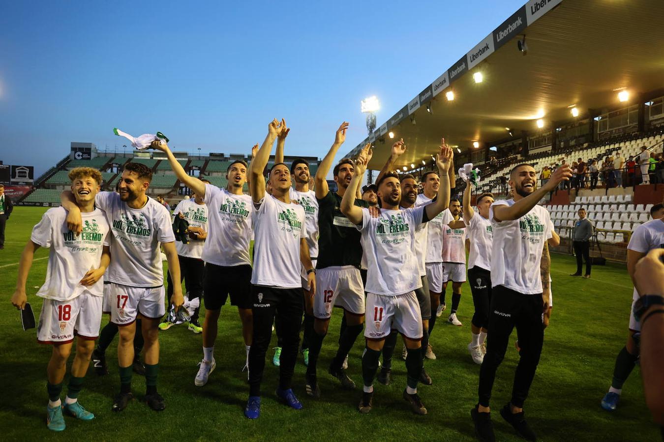 La fiesta del ascenso del Córdoba CF en Mérida, en imágenes