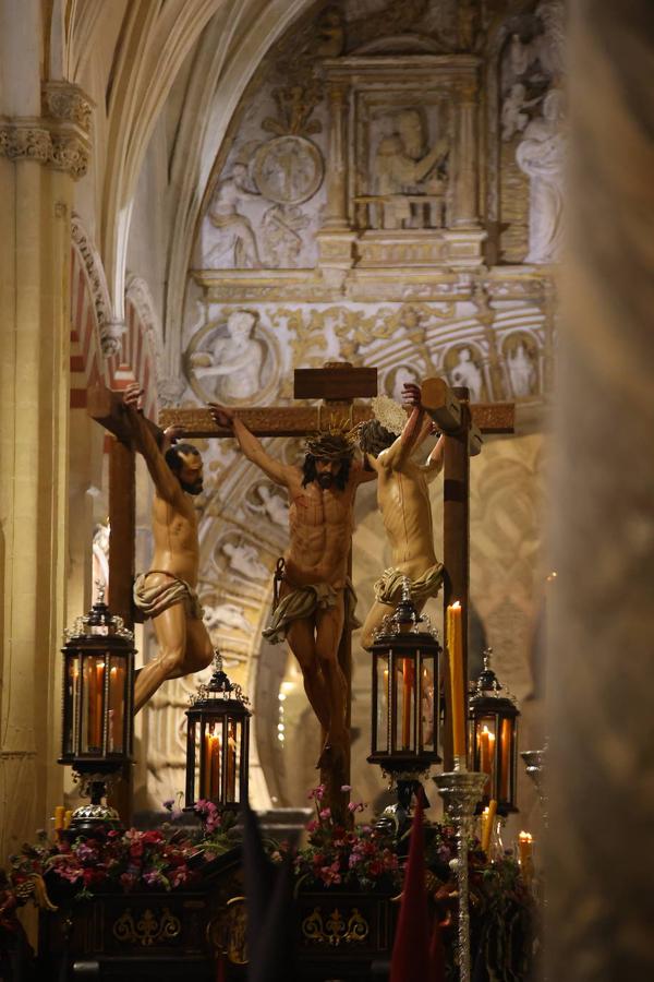 En imágenes, el histórico estreno de la Conversión en la carrera oficial de la Semana Santa de Córdoba