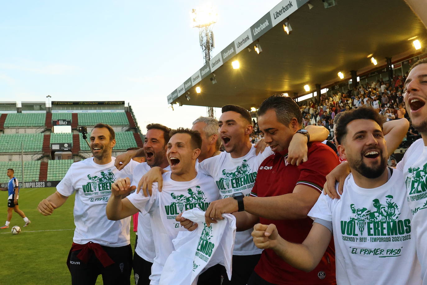 La fiesta del ascenso del Córdoba CF en Mérida, en imágenes