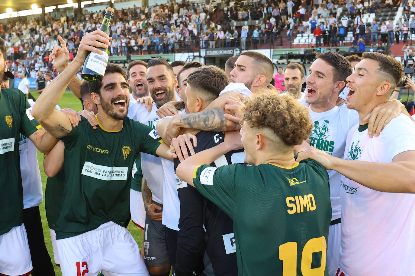 La fiesta del ascenso del Córdoba CF en Mérida, en imágenes