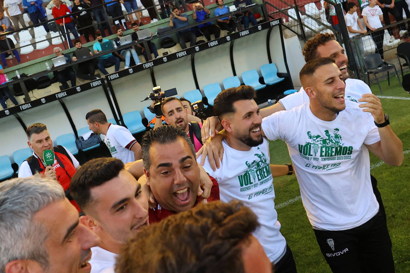 La fiesta del ascenso del Córdoba CF en Mérida, en imágenes