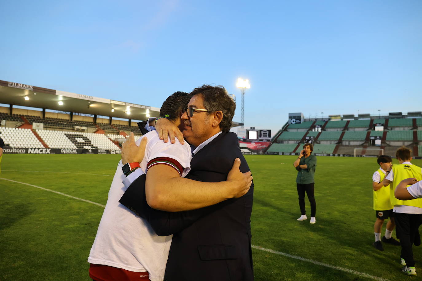 La fiesta del ascenso del Córdoba CF en Mérida, en imágenes