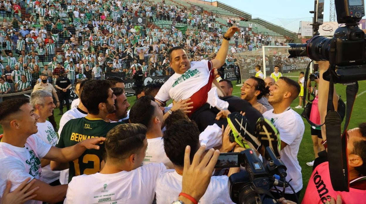 La fiesta del ascenso del Córdoba CF en Mérida, en imágenes