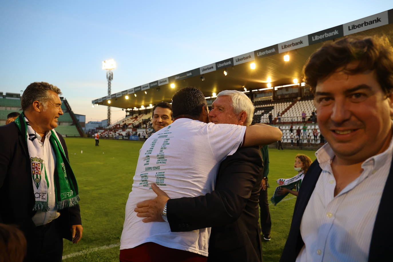 La fiesta del ascenso del Córdoba CF en Mérida, en imágenes