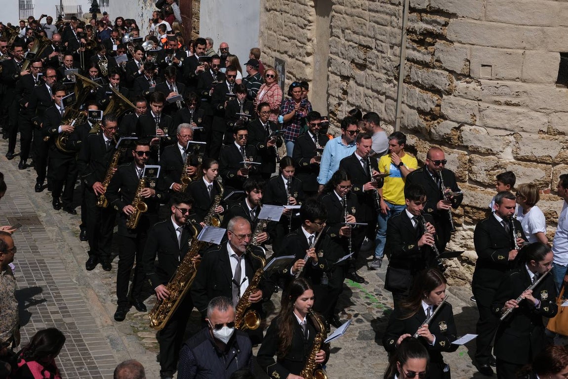 Fotos: Accidentado Sábado Santo para el Santo Entierro en Cádiz