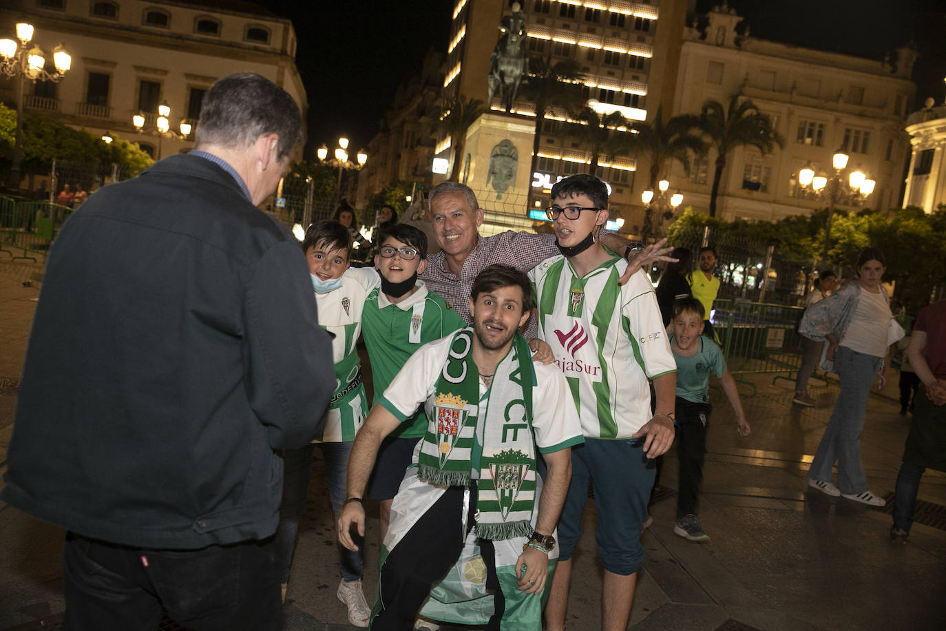 La fiesta del ascenso del Córdoba CF en las Tendillas, en imágenes