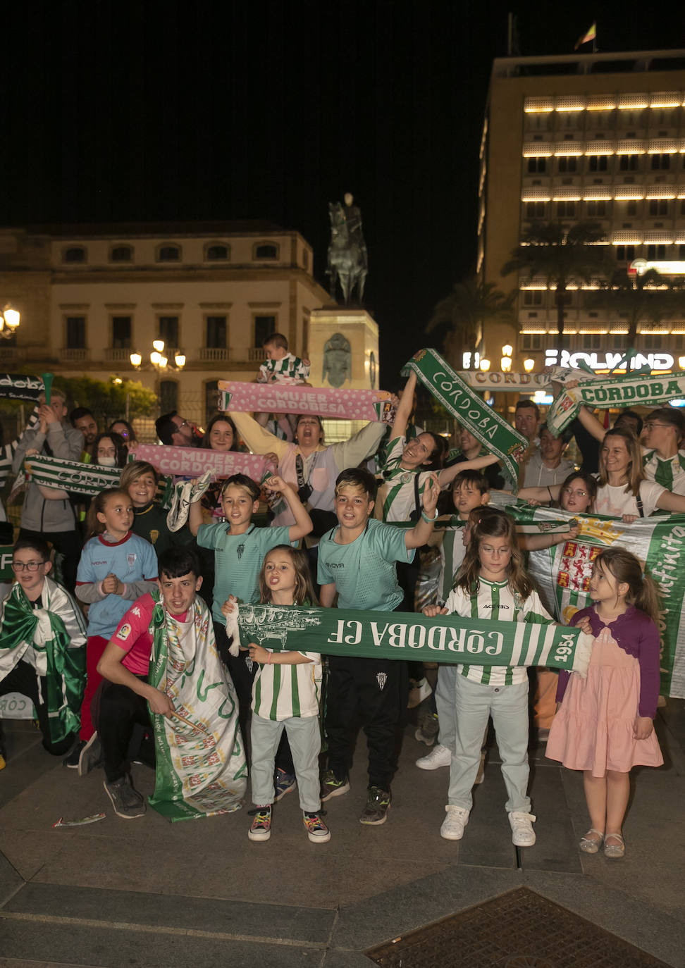 La fiesta del ascenso del Córdoba CF en las Tendillas, en imágenes