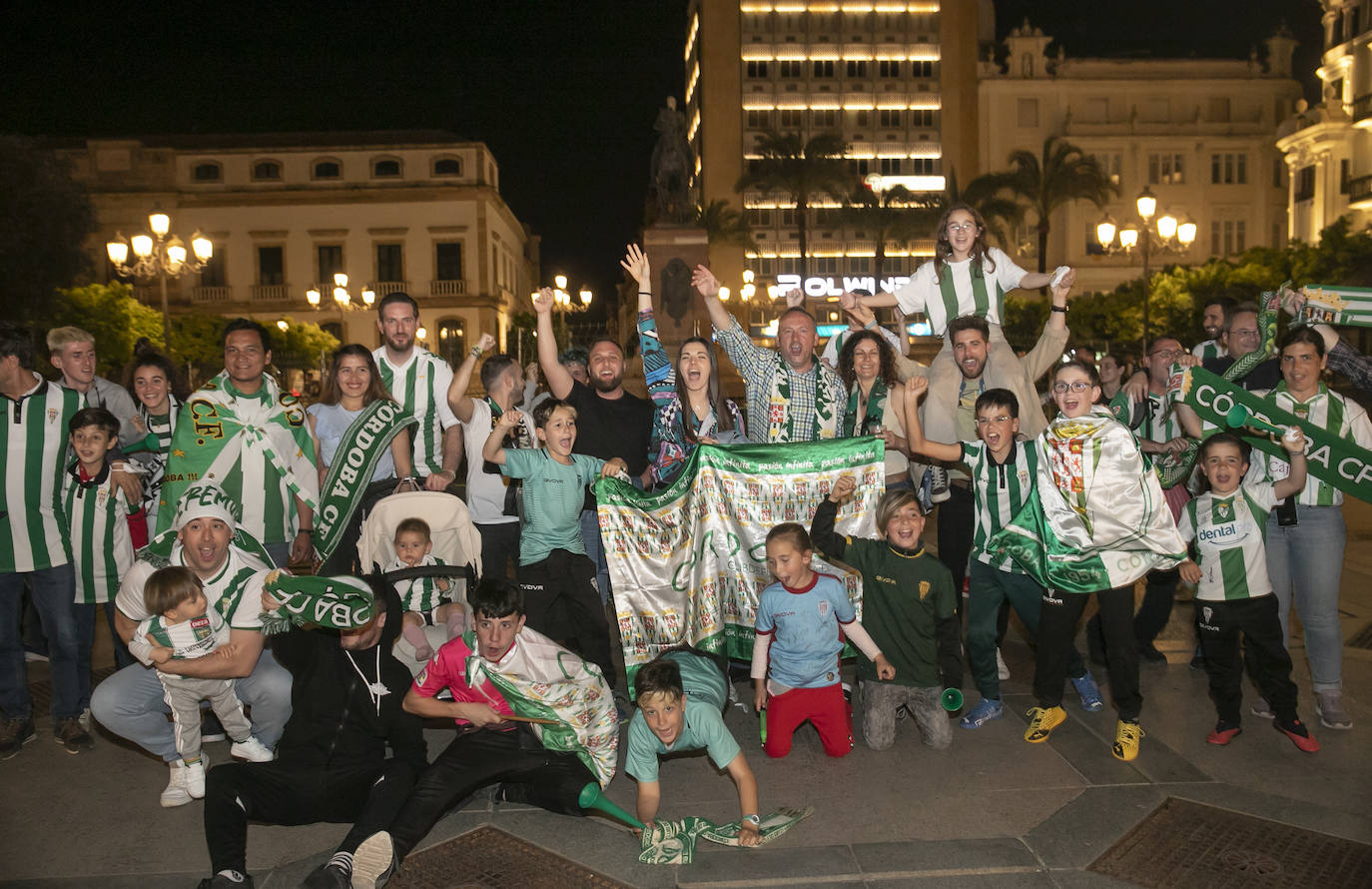 La fiesta del ascenso del Córdoba CF en las Tendillas, en imágenes