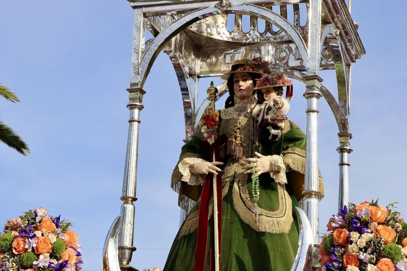 La multitudinaria romería de Bajada de la Virgen de Araceli a Lucena, en imágenes