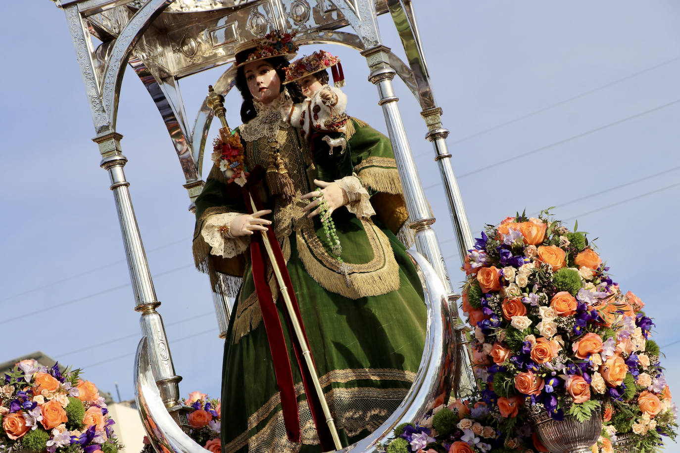 La multitudinaria romería de Bajada de la Virgen de Araceli a Lucena, en imágenes