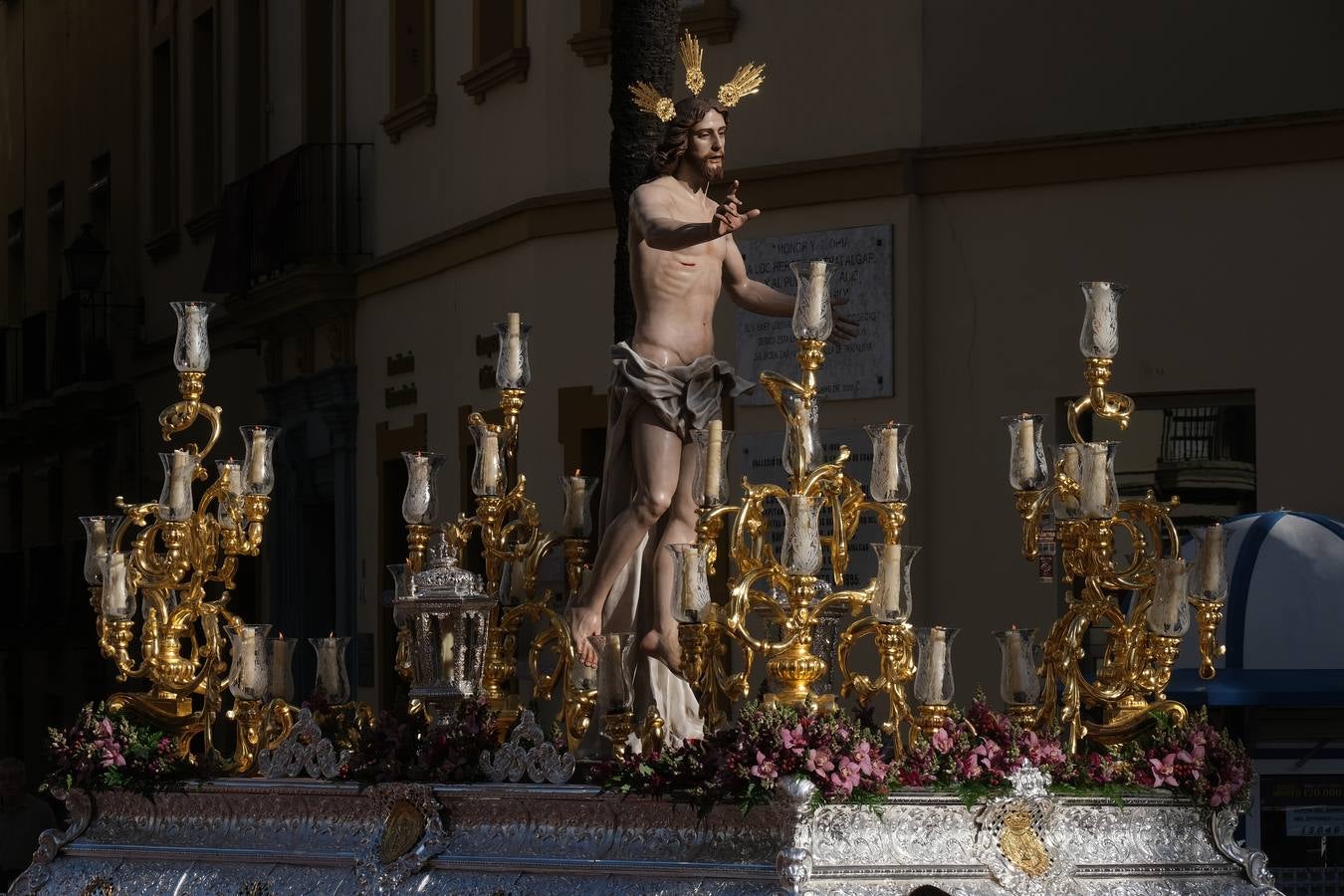 Fotos: El Resucitado recorre las calles de Cádiz en la Semana Santa 2022