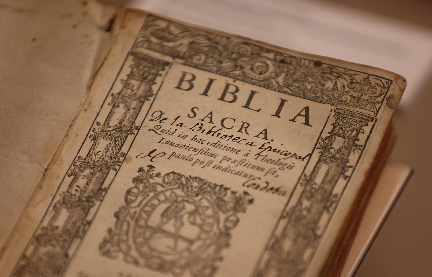 La exposición &#039;La Biblia y los humanistas. Un viaje a la cultura del siglo XVI&#039;, en imágenes