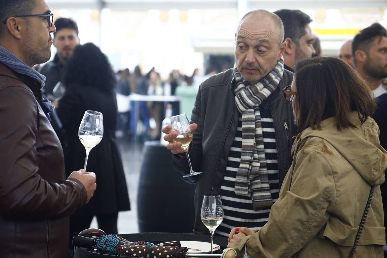 El frío y la lluvia no pueden con la Cata del Vino de Córdoba